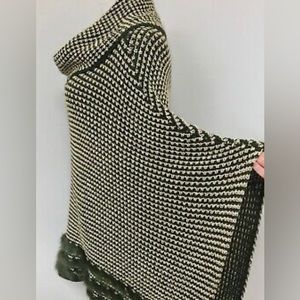 Chicos Josephine Olive Green Gold Knit Poncho with Faux Fur Trim